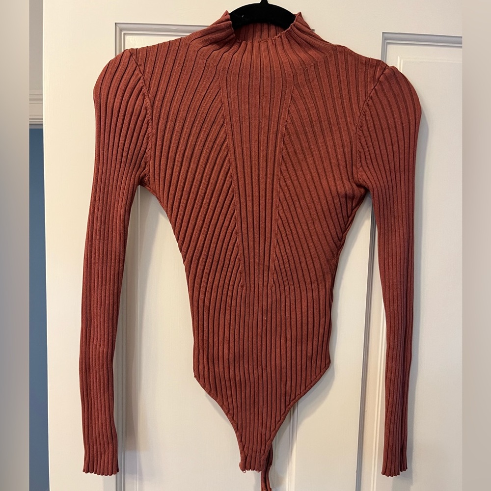 Long sleeve brown sweater
